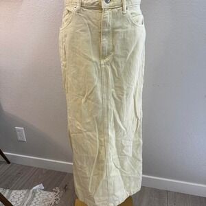 Stradivarius Yellow Denim Midi‎ Skirt – Size 6